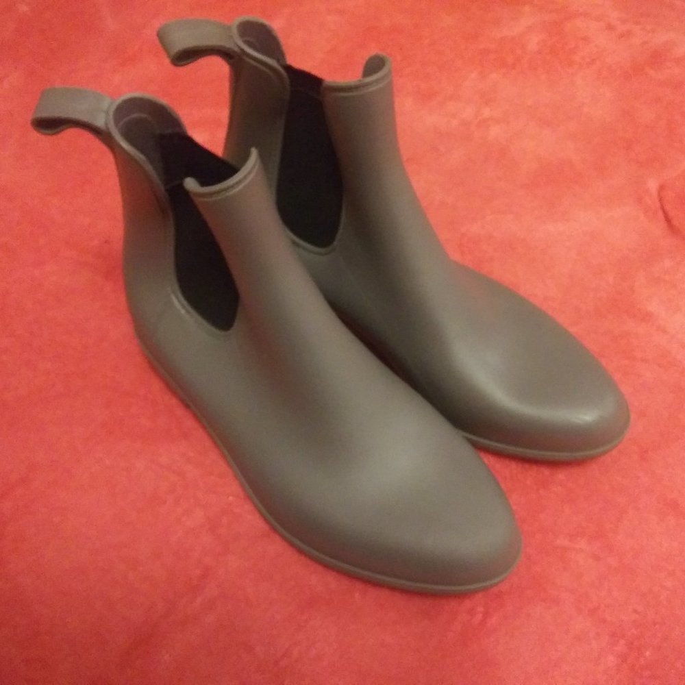 Capelli New York Size 10 Chelsea Grey/Purple Rain Boots
